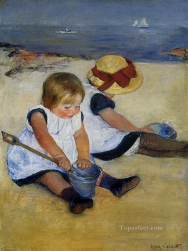 子供 Painting - 岸辺の子供たち 印象派 母親の子供たち メアリー・カサット